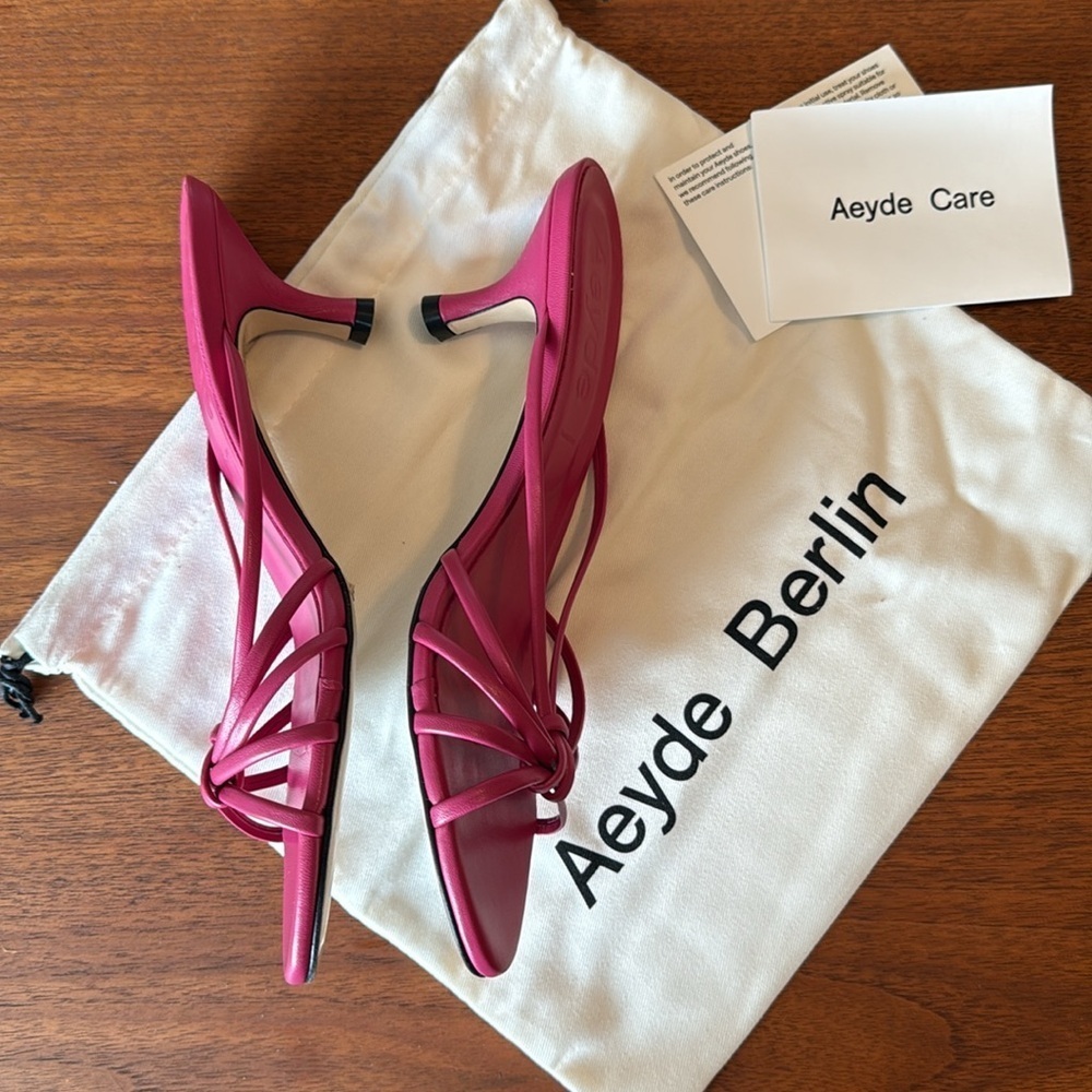 new AEYDE Olga Kitten Heel Slide Sandals in Fuchsia, Size 9 - Picture 2 of 8